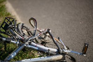 Kupiškio rajone neatsargus vairuotojo veiksmas pražudė 70 metų dviratininkę