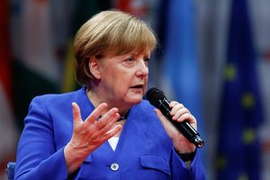 Vokietijos vidaus reikalų ministras pateikė Angelai Merkel ultimatumą dėl migrantų