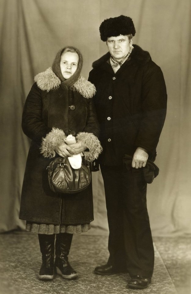 A. Terleckas tremtyje su jį aplankiusia žmona Elena. Magadano sritis, Omsukčiano rajonas. 1983 m. balandžio 9 d.<br>Okupacijų ir laisvės kovų muziejus.