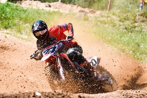 Žymus motociklininkas Arminas Jasikonis šį sezoną turi papildomų rūpesčių