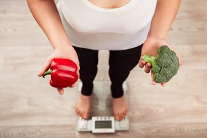 Išaiškino, kokios daržovės ir uogos geriausiai tirpdo kūno riebalus