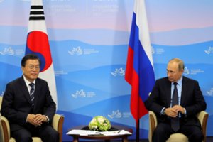 Pietų Korėjos prezidentas atvyko į Rusiją susitikti su Vladimiru Putinu