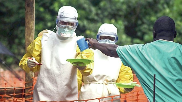 Pasaulio sveikatos organizacija teigia suvaldžiusi ebolos protrūkį