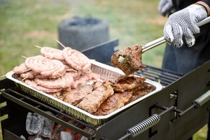 Grilio žinovai patarė, kaip geriausia marinuoti mėsą