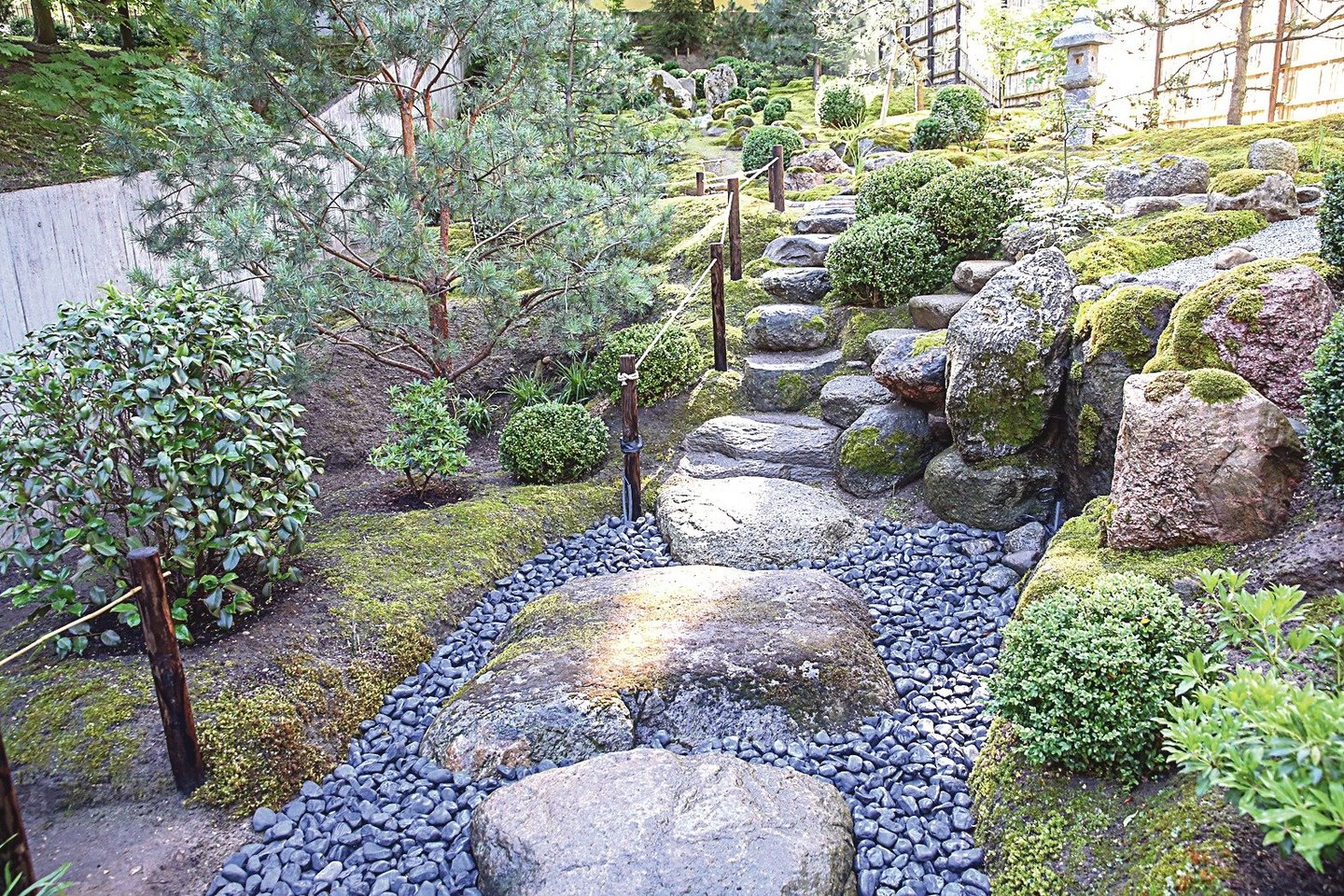 Japoniškasis sodas lankytojams buvo atviras tik vieną dieną. Baigus visus darbus sodas bus perduotas savivaldybei.<br>R.Danisevičiaus nuotr.