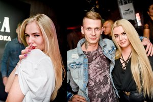 Kauniečiai paparčio žiedo ieškojo naktiniame klube