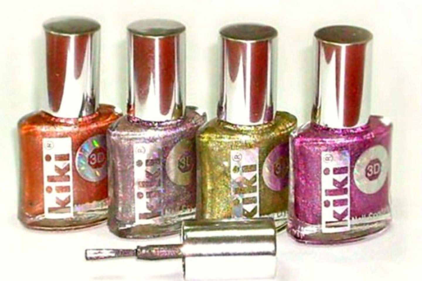 Tą laką būdavo sunku užtepti ir išdžiovinti, jis labai gadino nagus, bet sovietinės moterys buvo pasiryžusios iškęsti ir tai.<br> gubdaily.ru nuotr.