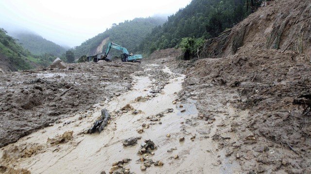 Vietname dėl liūčių sukeltų potvynių žuvo 9 žmonės, 12 dingę
