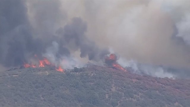 Kalifornijoje miškų gaisrai kelia pavojų gyvenvietėms