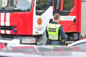 Kilus gaisrui Vilniaus daugiabutyje evakuota 12 žmonių