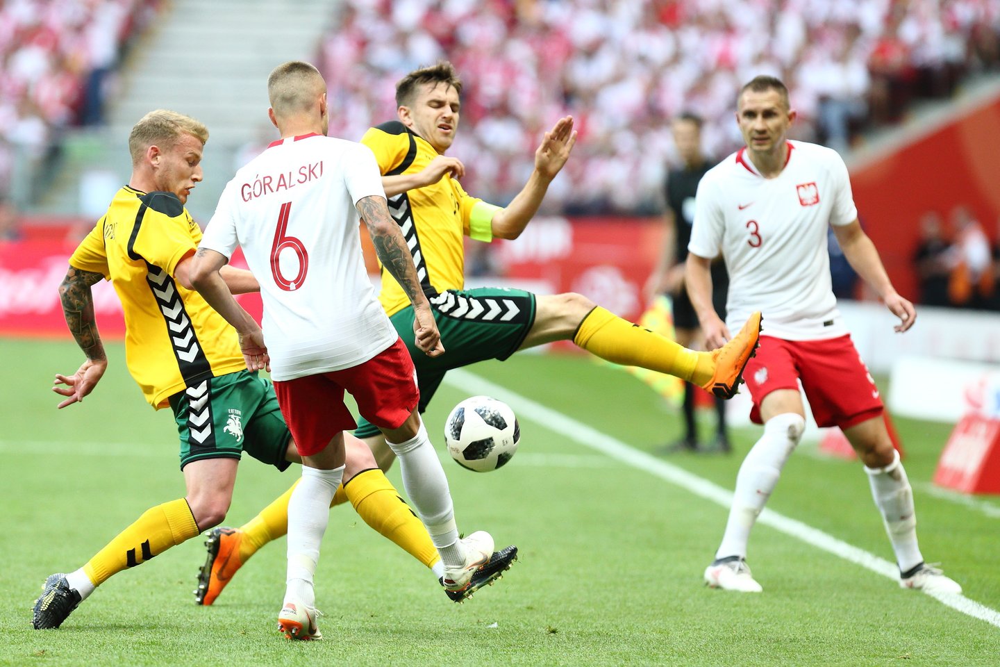 Lietuvos futbolininkai beviltiškai nusileido Lenkijai<br>S.Čirbos nuotr.