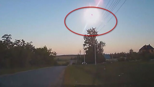 Ir vėl niekas nenumatė iš anksto: virš Rusijos sprogo meteoras