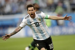 Argentina nesikrauna lagaminų namo – išsigelbėjo mače su Nigerija