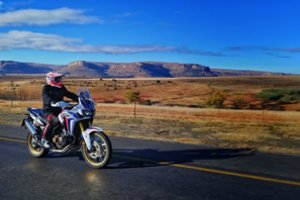 „Honda“ ieško 40 motociklininkų nepamirštamai kelionei