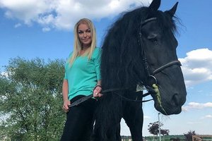 Įsimylėjęs oligarchas baleriną Anastasiją Voločkovą užvertė dovanomis