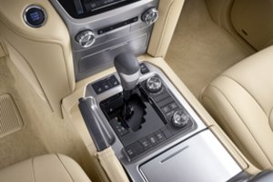 Automatinės pavarų dėžės dilema: lietuviai tiki daugybe mitų