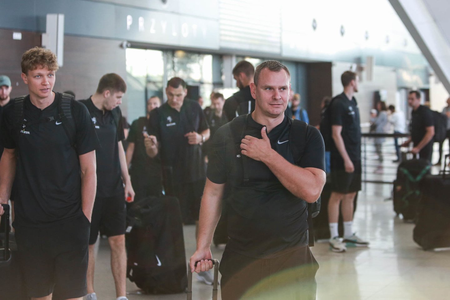 Lietuvos krepšinio rinktinė atskrido į Gdanską<br> G.Bitvinsko nuotr.