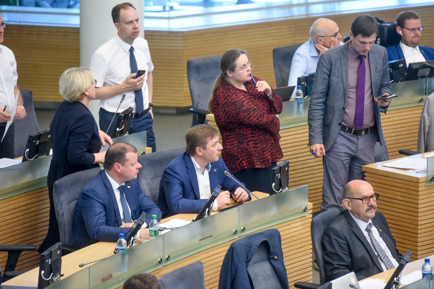 Seime – lemiamas balsavimas. Nuo jo priklauso, kaip nuo šiol atrodys mūsų algalapiai ir kokie bus nauji mokesčių tarifai.<br> D.Umbraso nuotr.