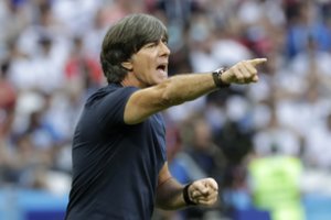 Fiasko patyrusios Vokietijos trenerio J. Loewo likimas paaiškės artimiausiu metu