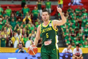 Mantas Kalnietis: „Žiauriai laimingas, kad vėl galiu žaisti krepšinį“