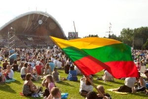 Dainų šventė – unikali proga pastovėti ant šimtmečio slenksčio, pabūti su tauta (programa)