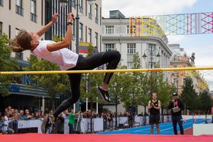 Airinė Palšytė pavertė Gedimino prospektą sostinėje šuolių arena