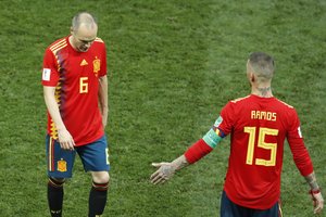 Ispanijos futbolo legenda A. Iniesta po skaudaus pralaimėjimo baigia karjerą rinktinėje
