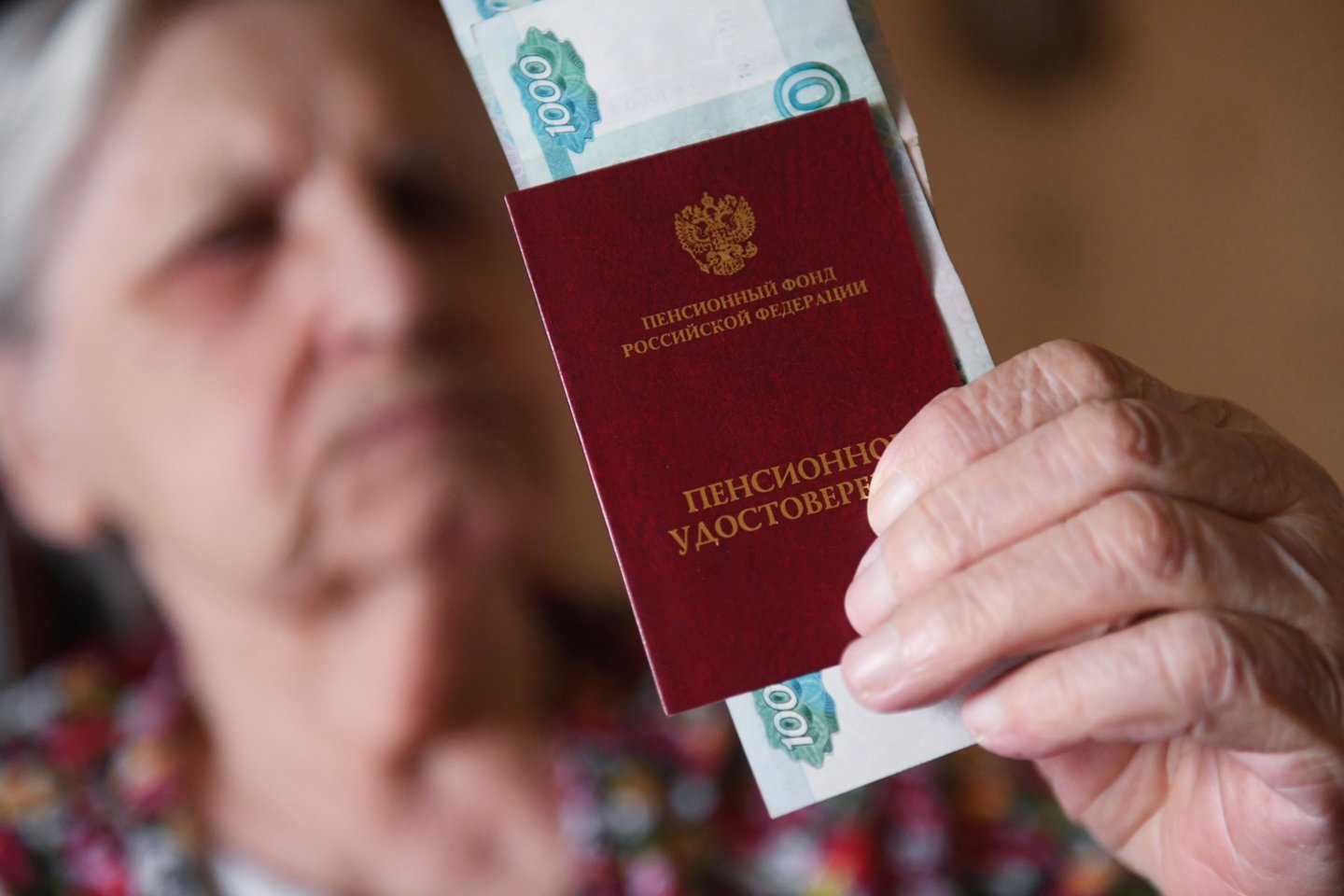  Praėjusią savaitę per Rusiją nuvilnijo pensininkų mitingai.<br> Reuters/Scanpix nuotr.