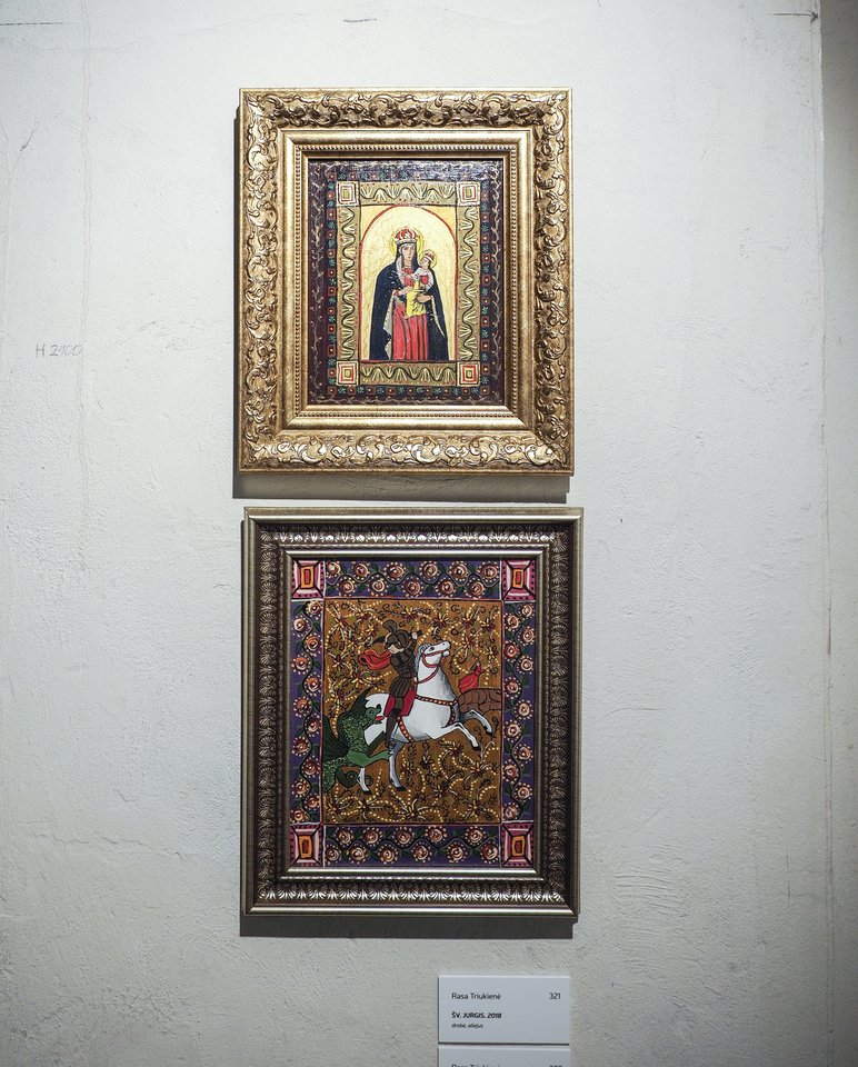 Vilniaus švč.Mergelės Marijos Ramintojos bažnyčioje duris atvėrė tradicinė Dainų šventės liaudies meno paroda. <br> V.Ščiavinsko nuotr.