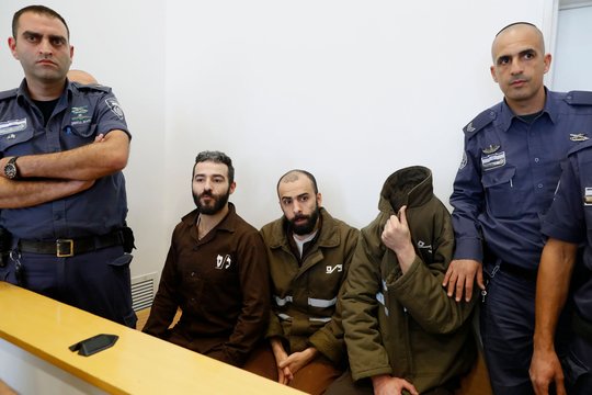 Izraelyje teisiamas prancūzas, kaltinamas ginklų gabenimu į Vakarų Krantą