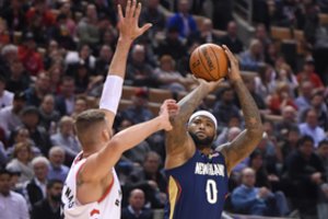 „Warriors“ sudrebino NBA lygą: čempionų gretose – aukštaūgis D. Cousinsas