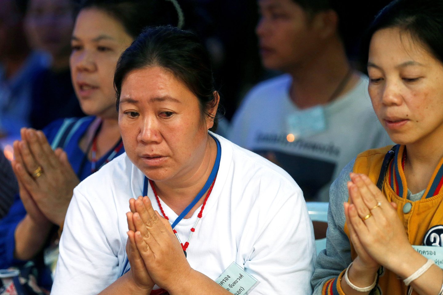 Tailandas vis dar viliasi rasti įstrigusius urve vaikus.<br>AFP/Scanpix nuotr.
