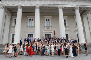 Abiturientų išleistuvės – be atestatų