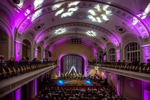 Ketvirtoji Dainų šventės diena: ugnis, varpai, milžinai ir iššūkis rutinai