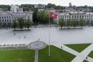 Vilniaus valdžiai už Lukiškių aikštę – 5 tūkst. eurų bauda