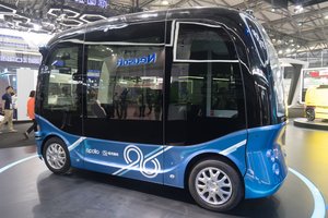 Kinijos „Baidu“ pradėjo masiškai gaminti autonominę transporto priemonę