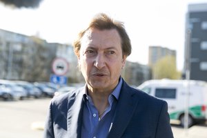 Buvusioji stipriai kirto Albertui Bandžiui, o jis prakalbo apie žiaurų vaikų auklėjimą