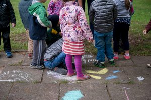 Panevėžys bando suktis iš padėties: trūkstant pedagogų, jiems meta jauką