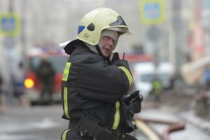 Maskvos daugiaaukštyje nukritus lifto kabinai sužeistas vyras