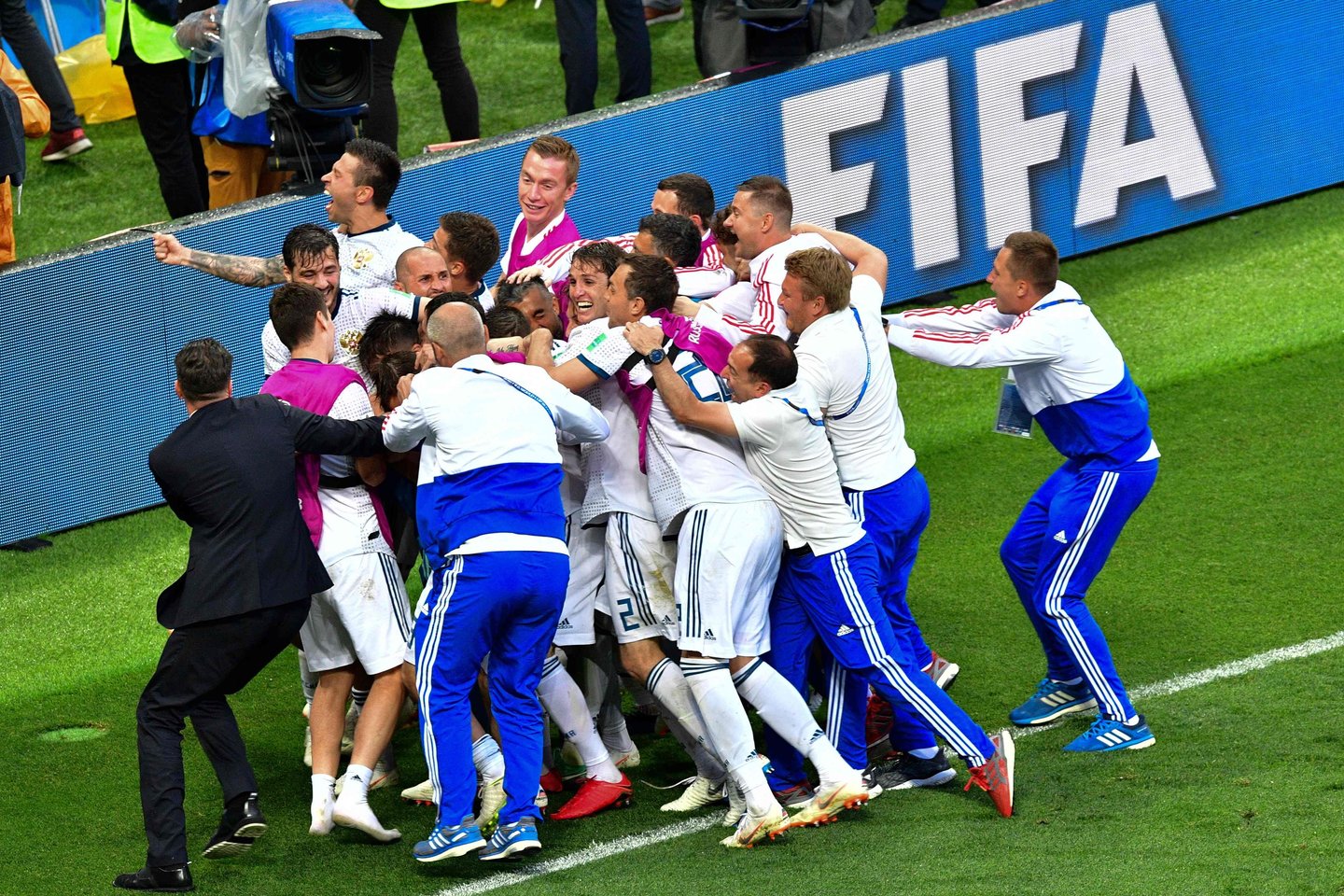 Rusijos futbolo rinktinė pateko į pasaulio čempionato ketvirtfinalį.<br> AFP/Scanpix nuotr.