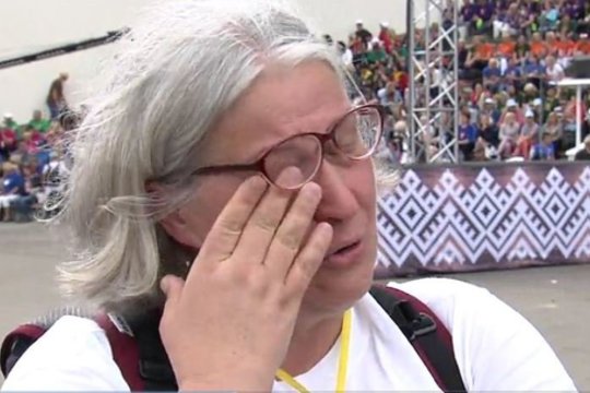 Apie Lietuvą ir dvigubą pilietybę prabilę pasaulio lietuviai nesulaiko ašarų