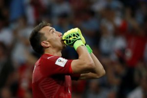 Košmarą išgyvenančiam Urugvajaus vartininkui – skaudūs kirčiai