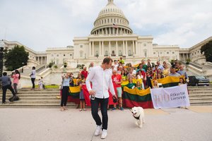 Kiek lietuvių iš tiesų giedojo himną? Skaičiai privers jus nusišypsoti