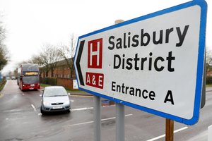 Britų policininkas, tirtas dėl galimo kontakto su „Novičiok“, yra sveikas