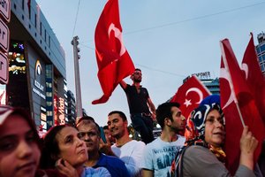 Turkijoje atleista dar apie 18,5 tūkst. viešojo sektoriaus darbuotojų 