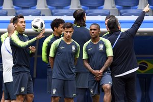 Namo sugrįžusią Brazilijos futbolo rinktinę pasitiko... 30 žmonių