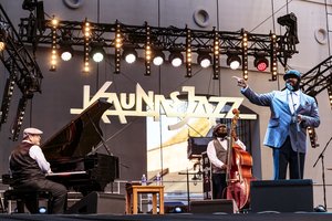 Džiazo valdovas aksominiu balsu su klausytojais dalijosi Valdovų rūmuose