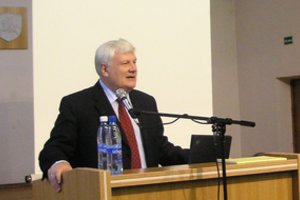 Ligoninės automobiliais važinėjęs Valentinas Mačiulis sulaukė atkirčio