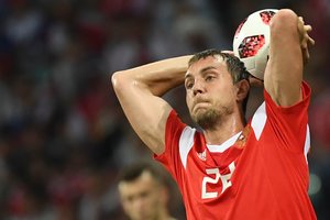 Rusijos šventę aptemdė ekspertų įtarimai: ant žaidėjų venų – keisti dūriai