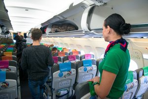 Vėluoja atostogų skrydis? Priminė, kokios kompensacijos galite tikėtis ir kaip ją gauti